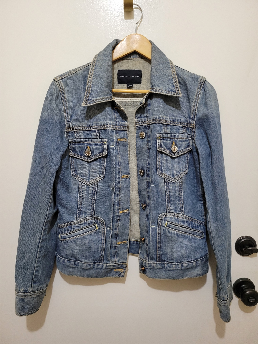 Banana Republic Womens Faded Blue Denim Jacket - Size Large